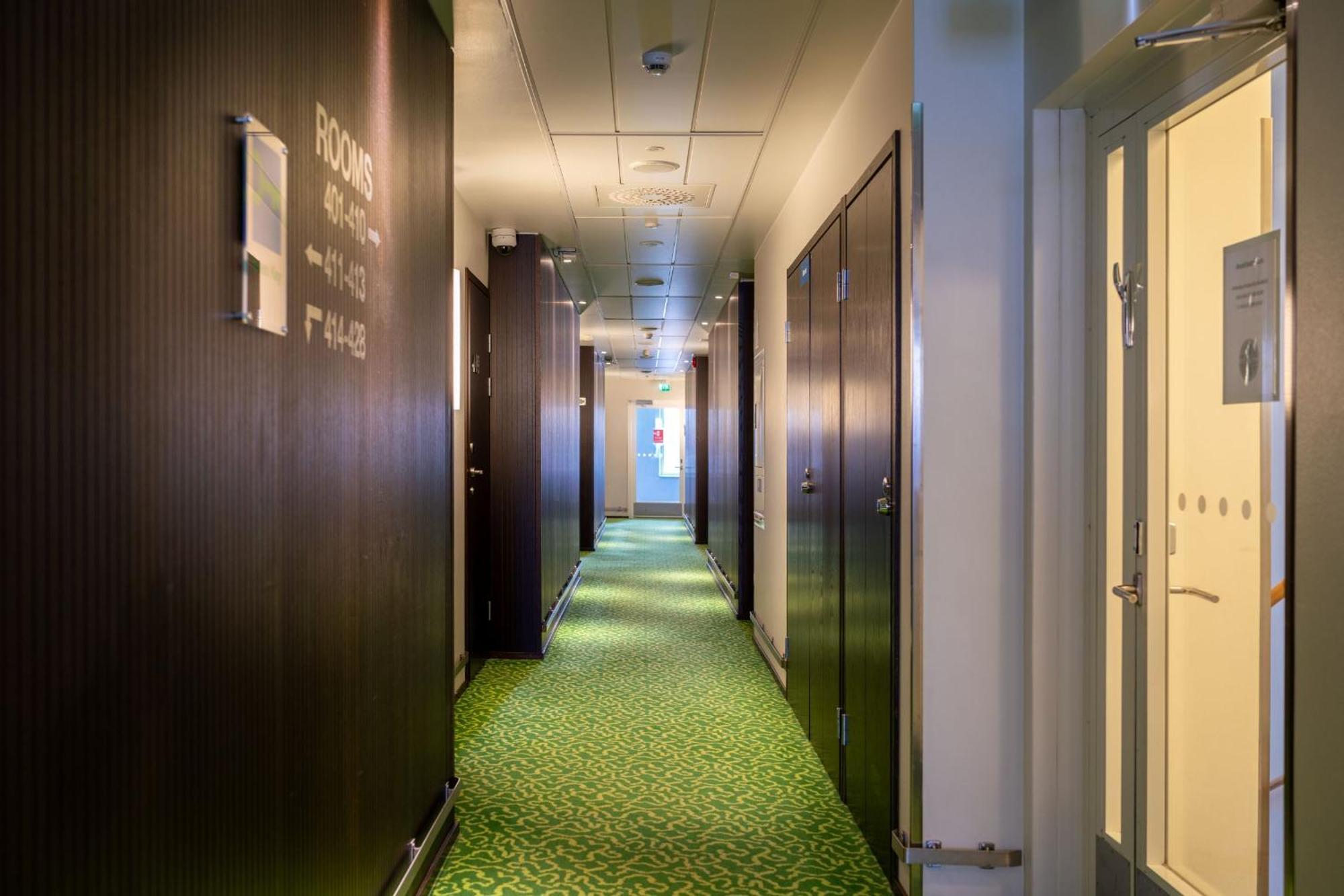Hotel Red &